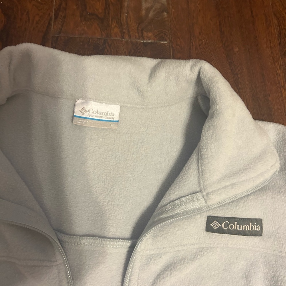 Woman's Benton Springs Columbia Soft light blue fleece zip up Jacket. Casual - Picture 3 of 5